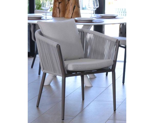 Lote de 2 sillas de jardín de diseño, de tela y aluminio color champán, modelo «Cheverny»