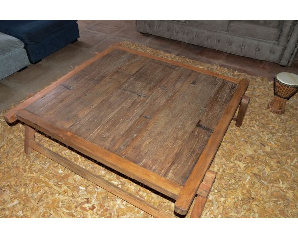 Gran mesa de centro cuadrada de madera antigua de estilo étnico «nepalí»