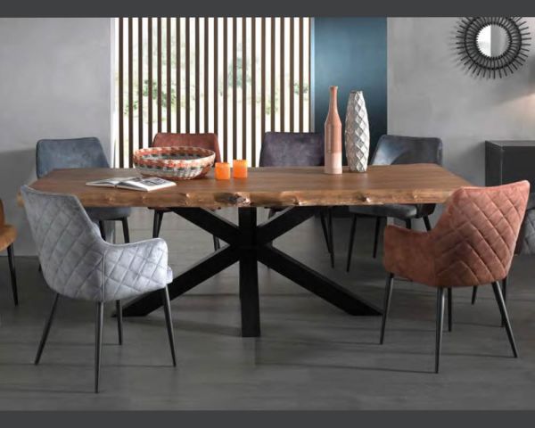Mesa de madera maciza reciclada con patas en forma de estrella de metal negro, 200 cm, «Valley»